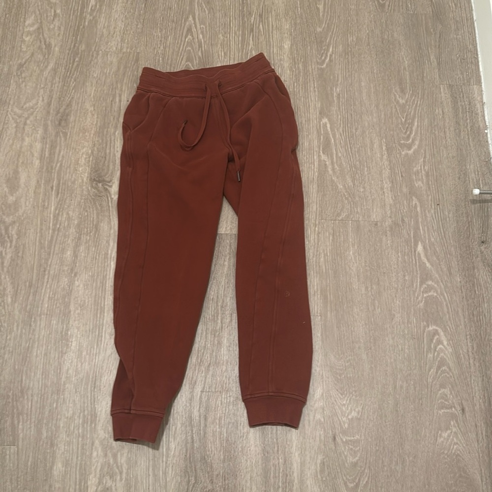 Luluemon sweatpants size 2